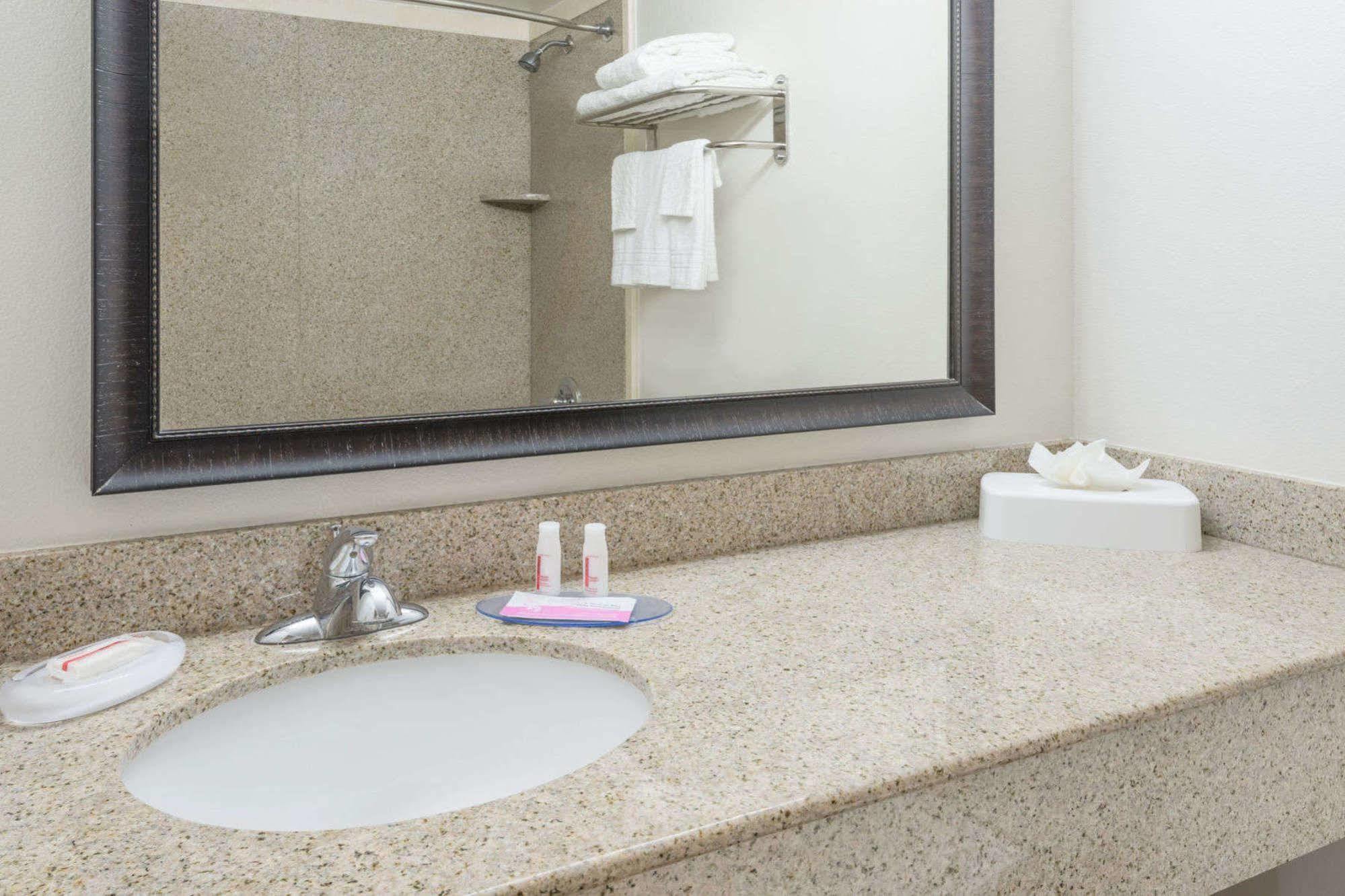 Extended Stay America Suites - Tulsa - Central Ngoại thất bức ảnh